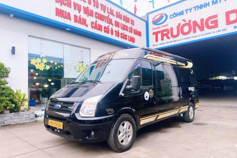 ford-transit-limousine-10-cho-15911758332857.jpg