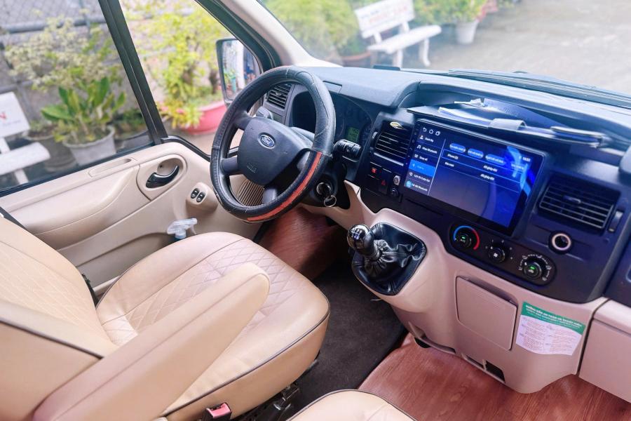 ford-transit-limousine-10-cho-20681758332864.jpg