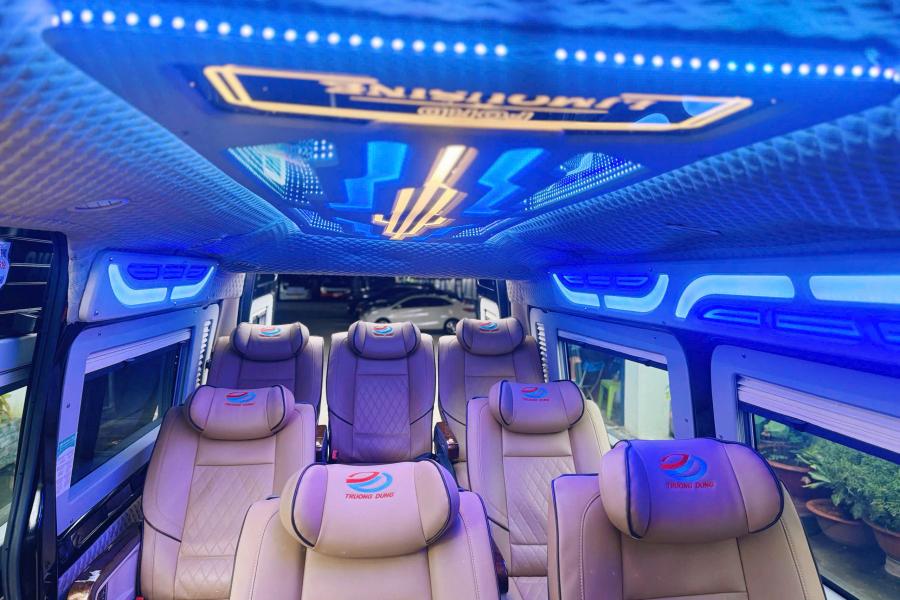 ford-transit-limousine-10-cho-37721758332867.jpg
