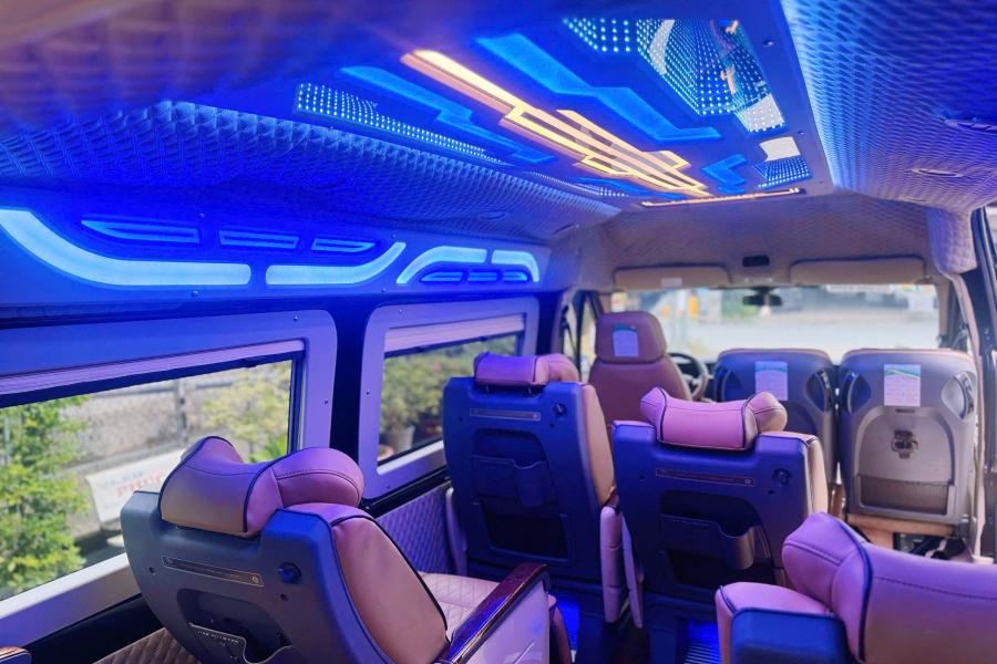 ford-transit-limousine-10-cho-75171758332869.jpg