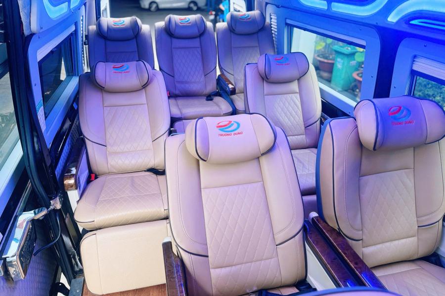 ford-transit-limousine-10-cho-8631758332858.jpg