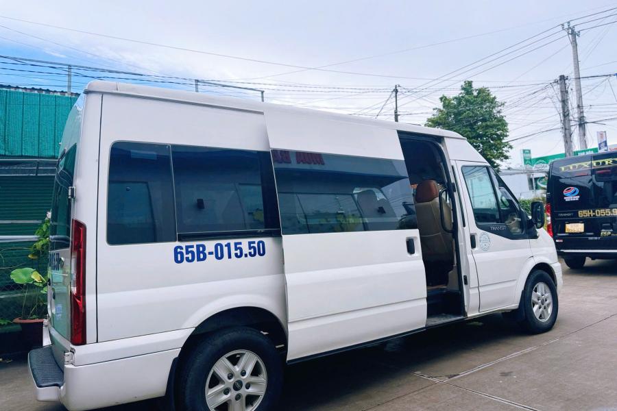xe-ford-transit-16-cho-52371758332581.jpg
