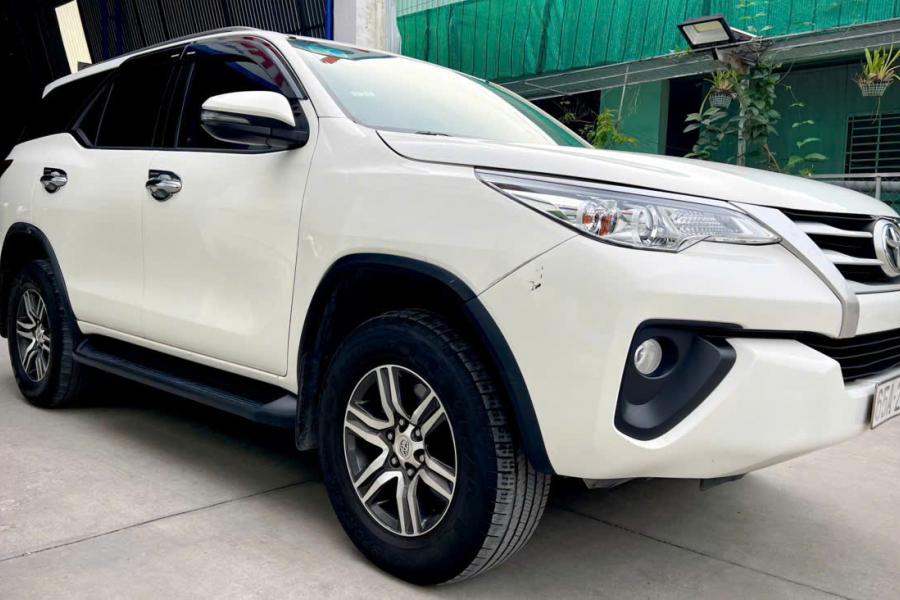 Xe Fortuner số sàn