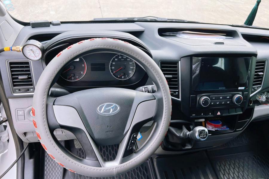 xe-hyundai-solati-16-cho-69321758335138.jpg