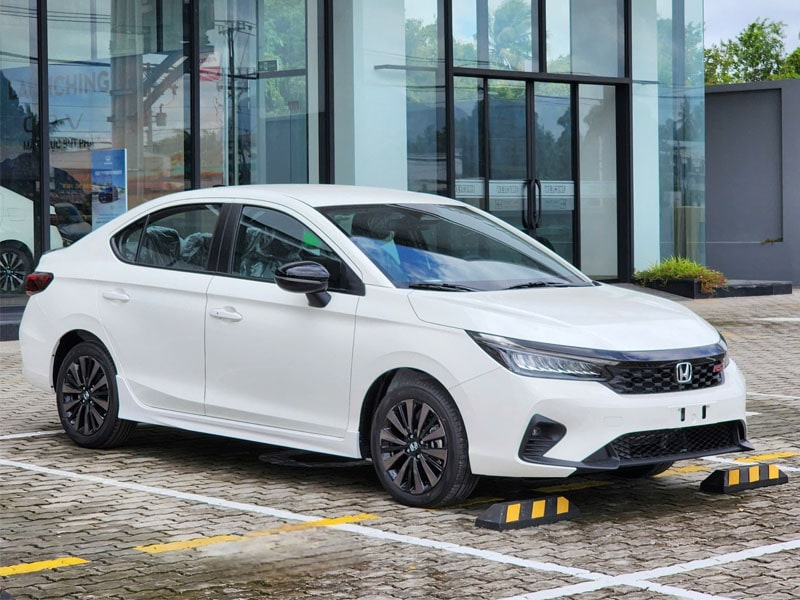 Xe 4 chỗ 