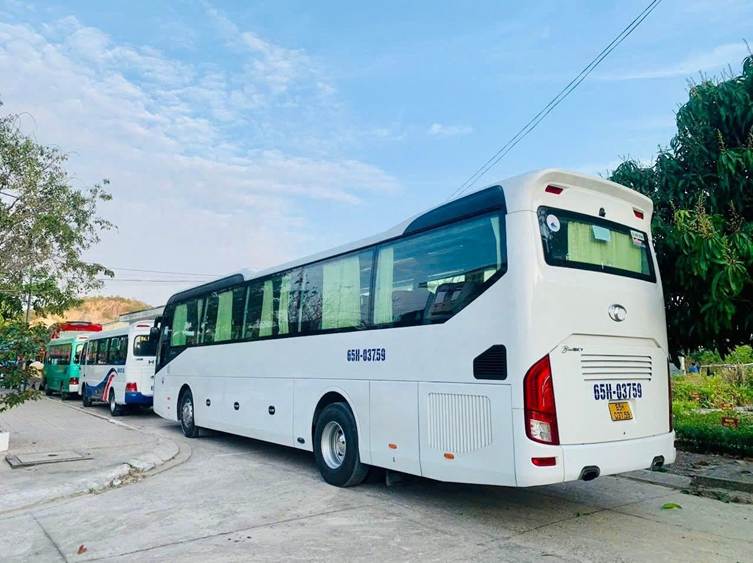 uu-diem-khi-thue-xe-45-cho-di-du-lich