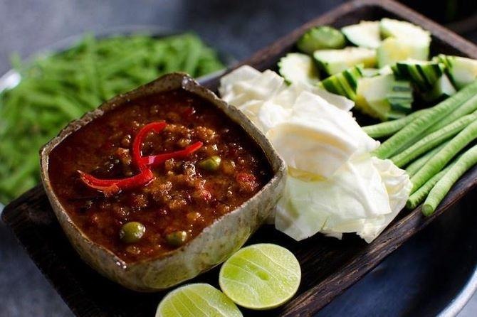 Dưa chua, mắm bò hóc lên men