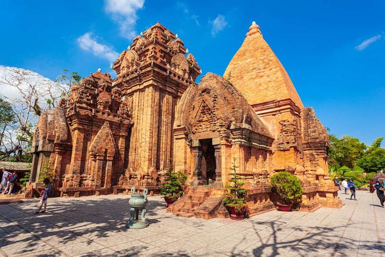 Tháp Bà Ponagar: